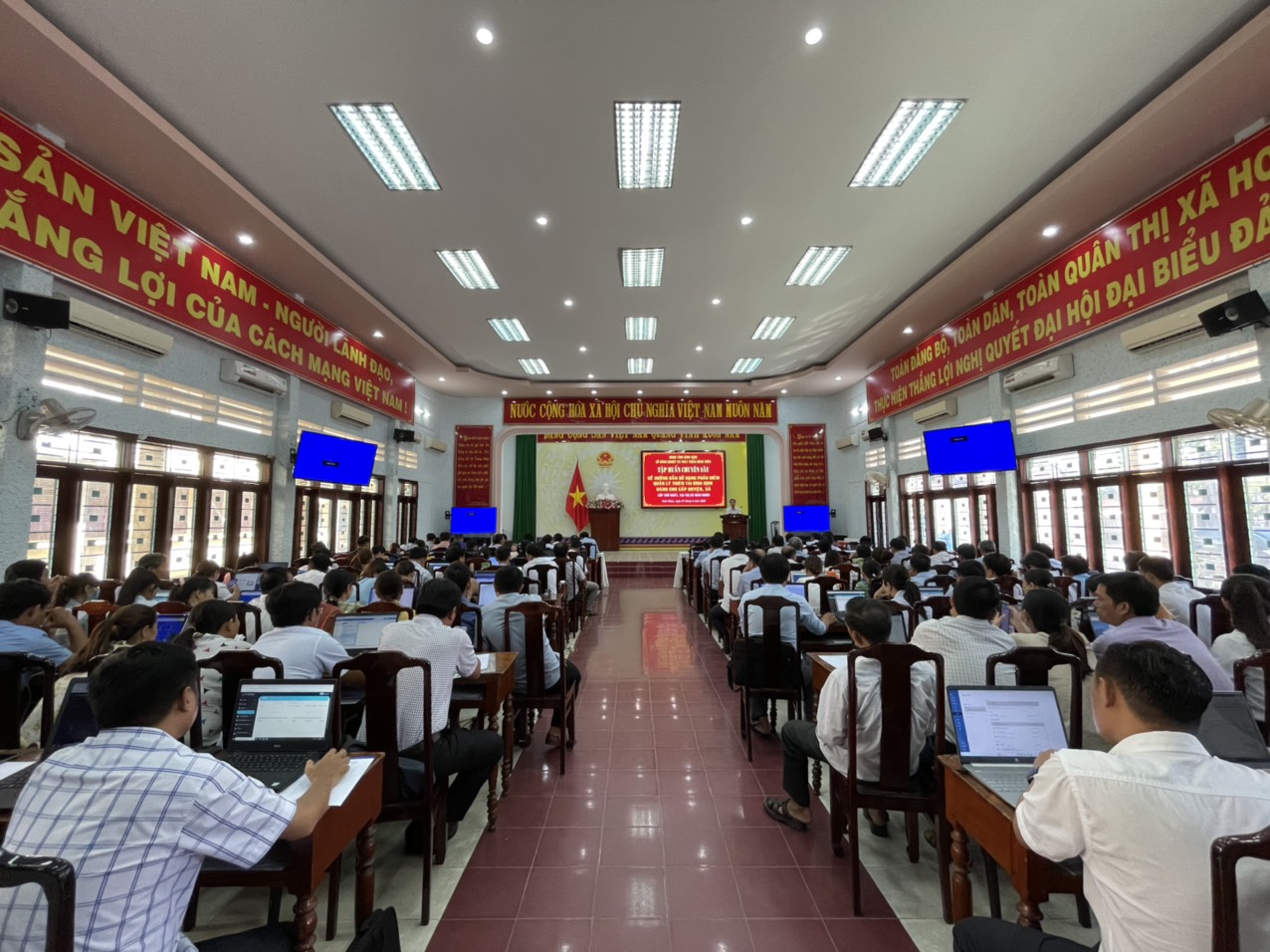 Hinh tai thi xa Hoai Nhon1